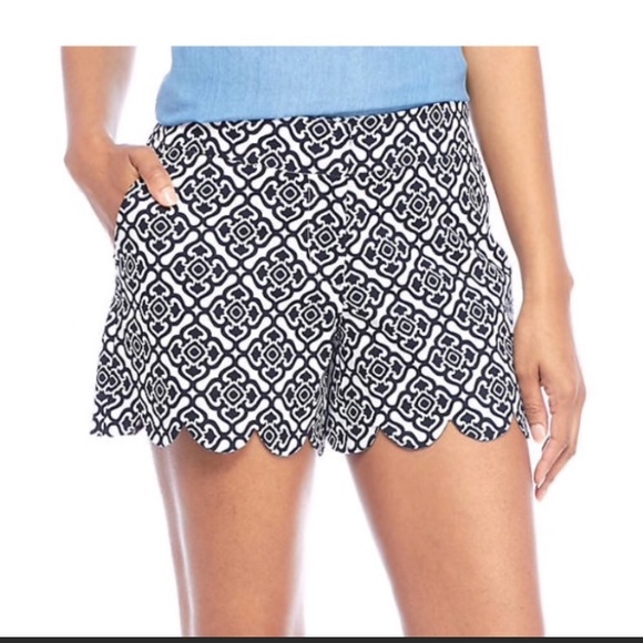 crown & ivy Pants - Crown & Ivy Black/White Pattern Shorts Size 12